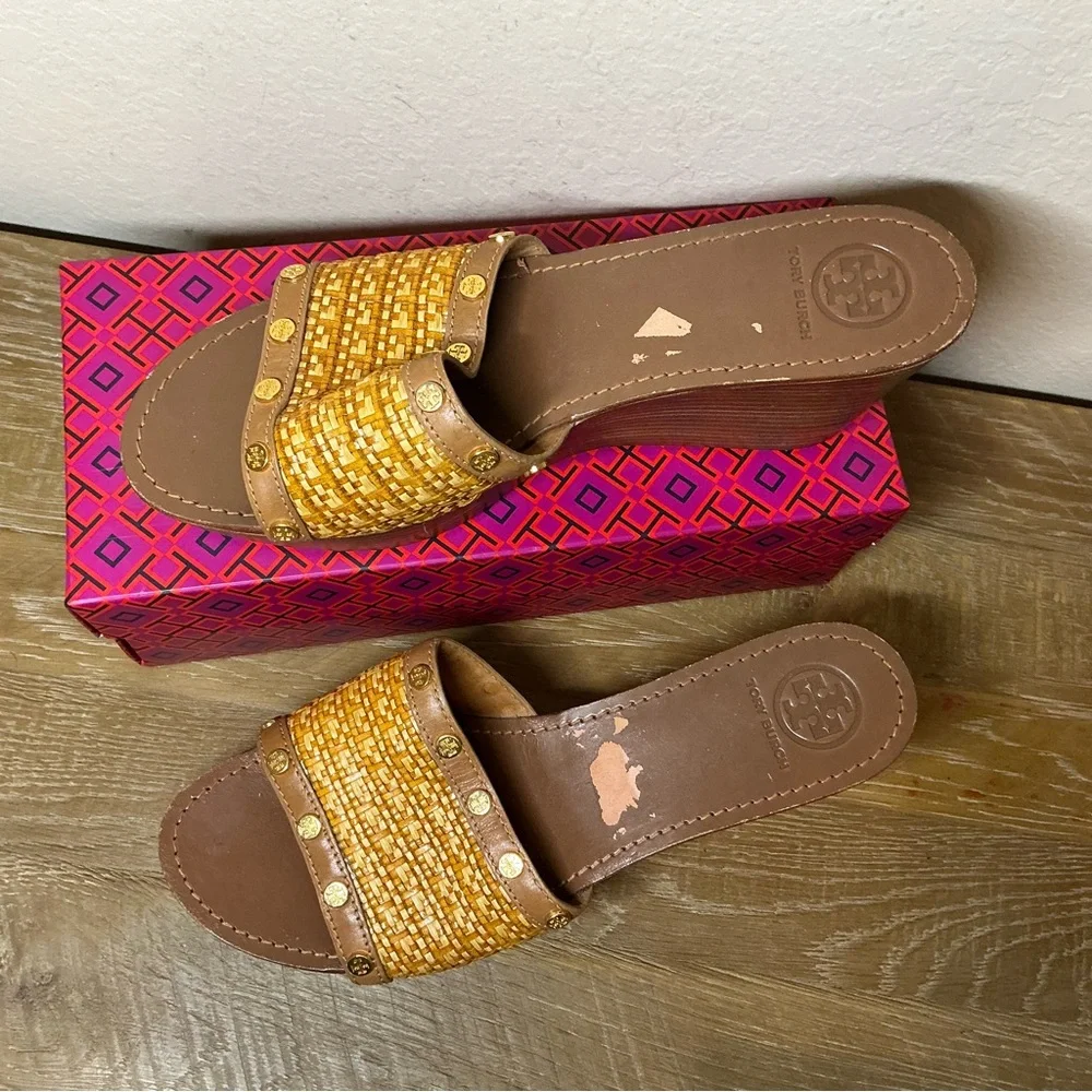 Tory Burch Straw and Leather Wedge Sandal Size 10.5